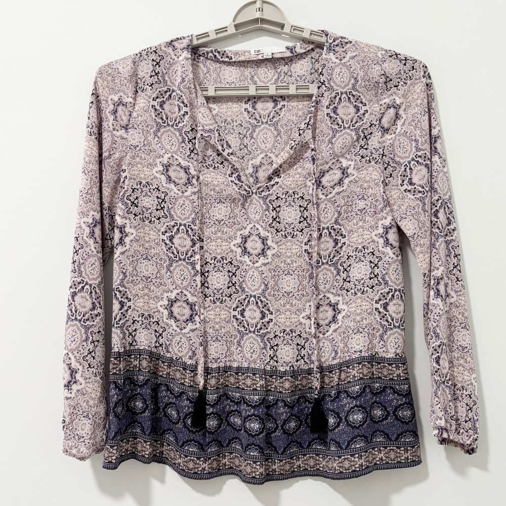 DR2 Medallion Paisley Blouse Womens Size S Purple Boho Tassel Tie V-Neck Popover